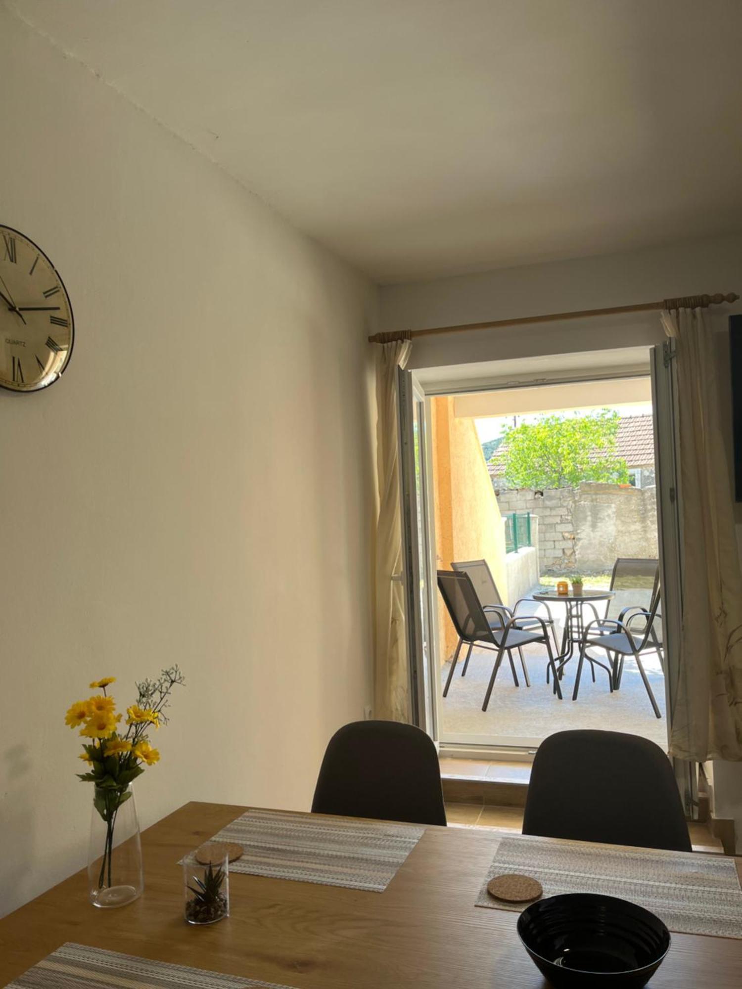 Villa The Nook Bilice Esterno foto