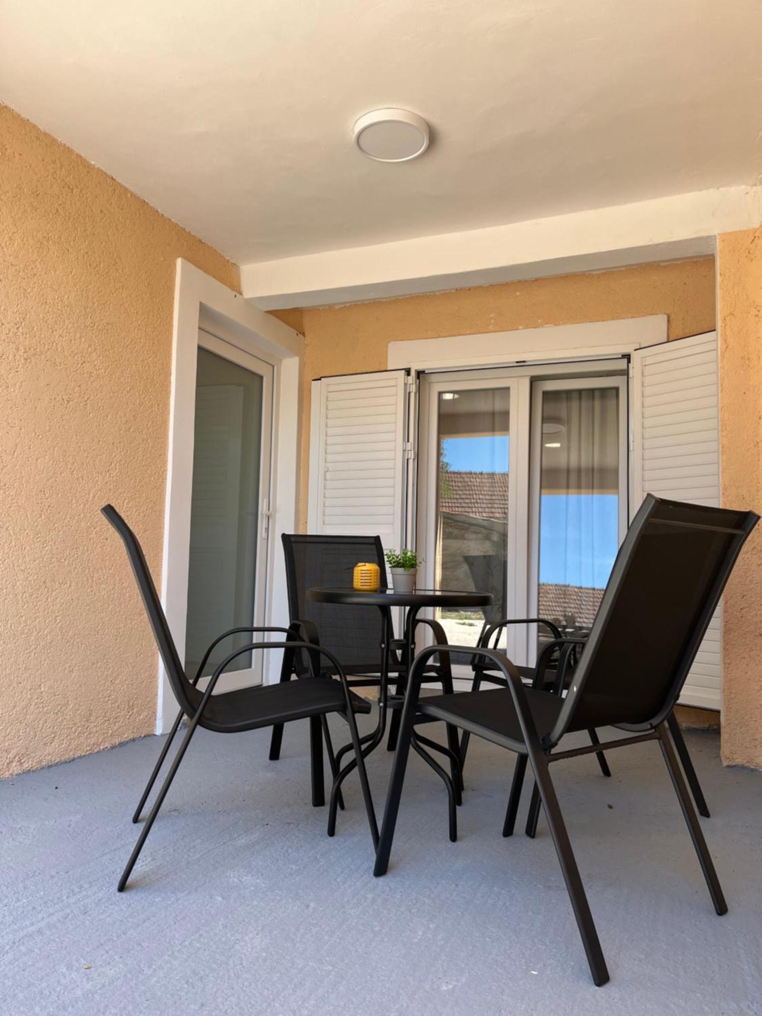 Villa The Nook Bilice Esterno foto